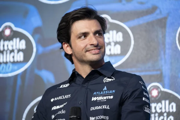 Sainz contradicts Hamilton: ‘I don't have a degree and I understand the rules too’