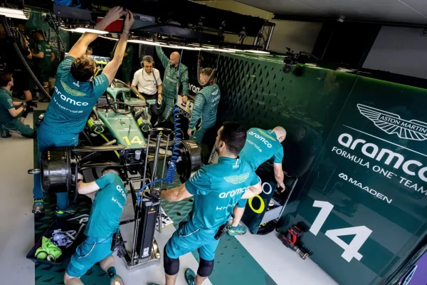 Aston Martin not only struggling with engine problems: ‘Communication also messy’