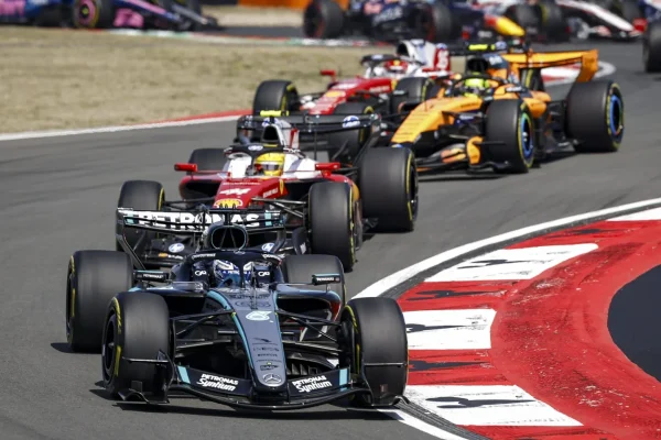 Sprint Race GP China: New disappointment for Max Verstappen, Russell supreme once again