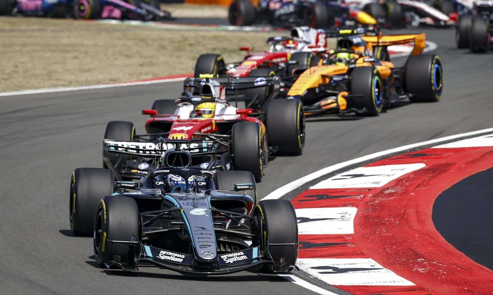 Sprint Race GP China: New disappointment for Max Verstappen, Russell supreme once again