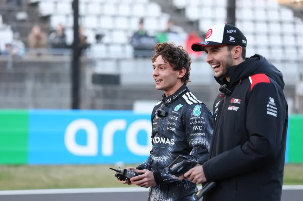 PHOTO SERIES | Impressive costumes and already a race between Ocon and Antonelli at Suzuka
