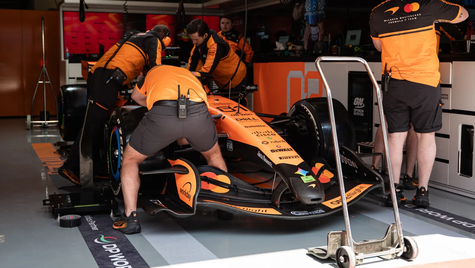 McLaren must sit out Chinese GP, investigates problems for Norris and Piastri