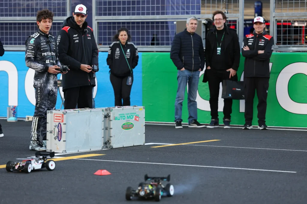 PHOTO SERIES | Impressive costumes and already a race between Ocon and Antonelli at Suzuka