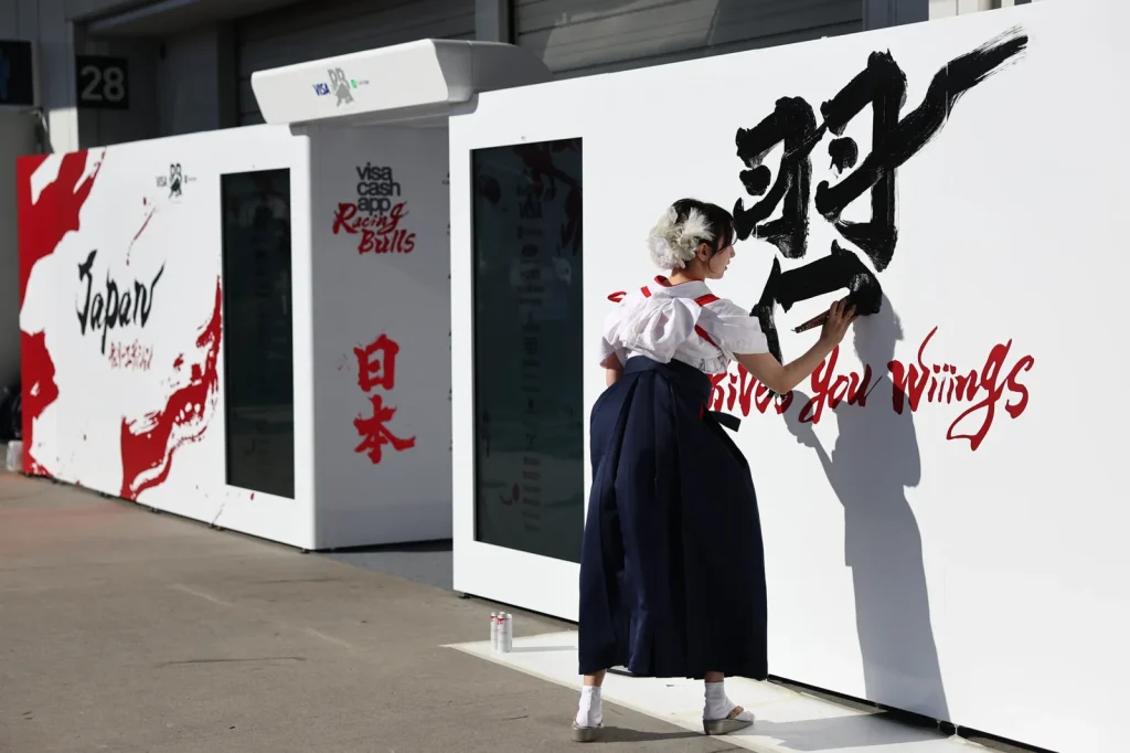 PHOTO SERIES | Impressive costumes and already a race between Ocon and Antonelli at Suzuka