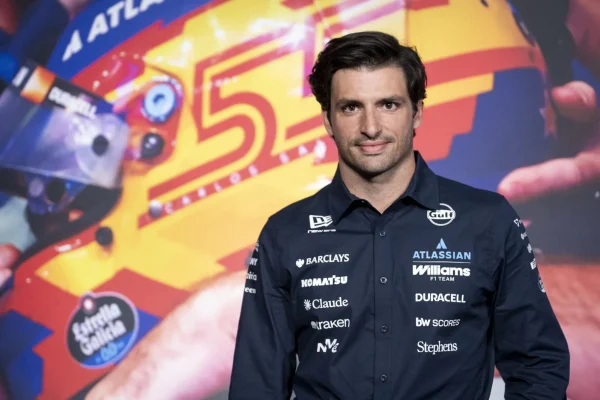 Sainz already picks his two title candidates: ‘Russell or Verstappen’