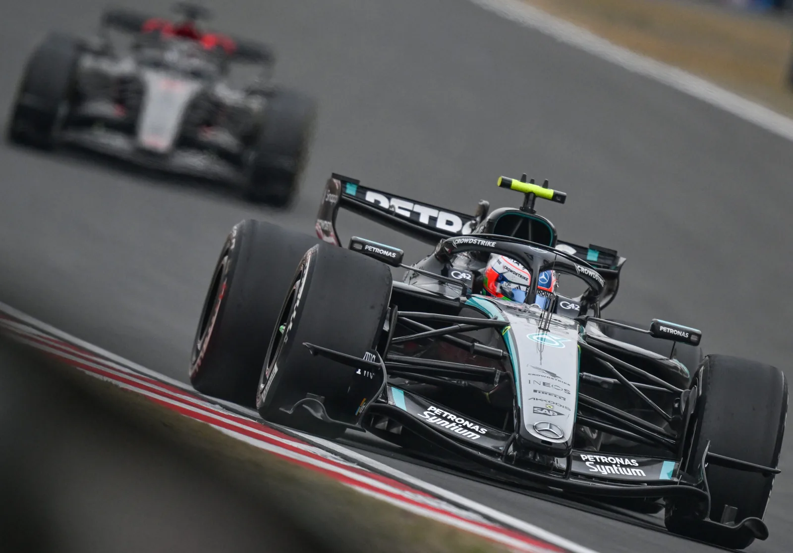 'Mercedes passes much-discussed front wing to FIA after talks'