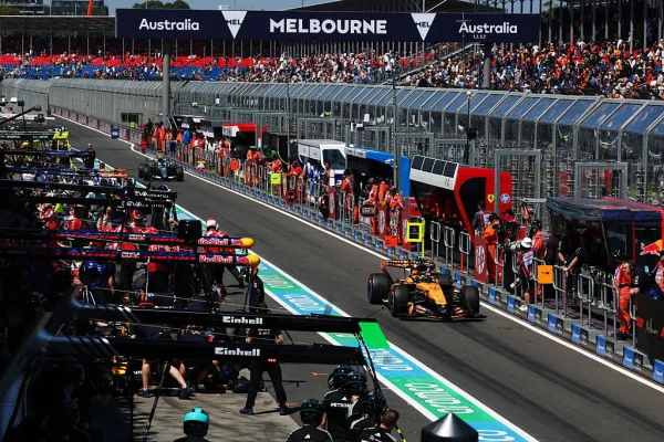 Relive Australian GP qualifying: Max Verstappen crash in Q1, Russell pole position