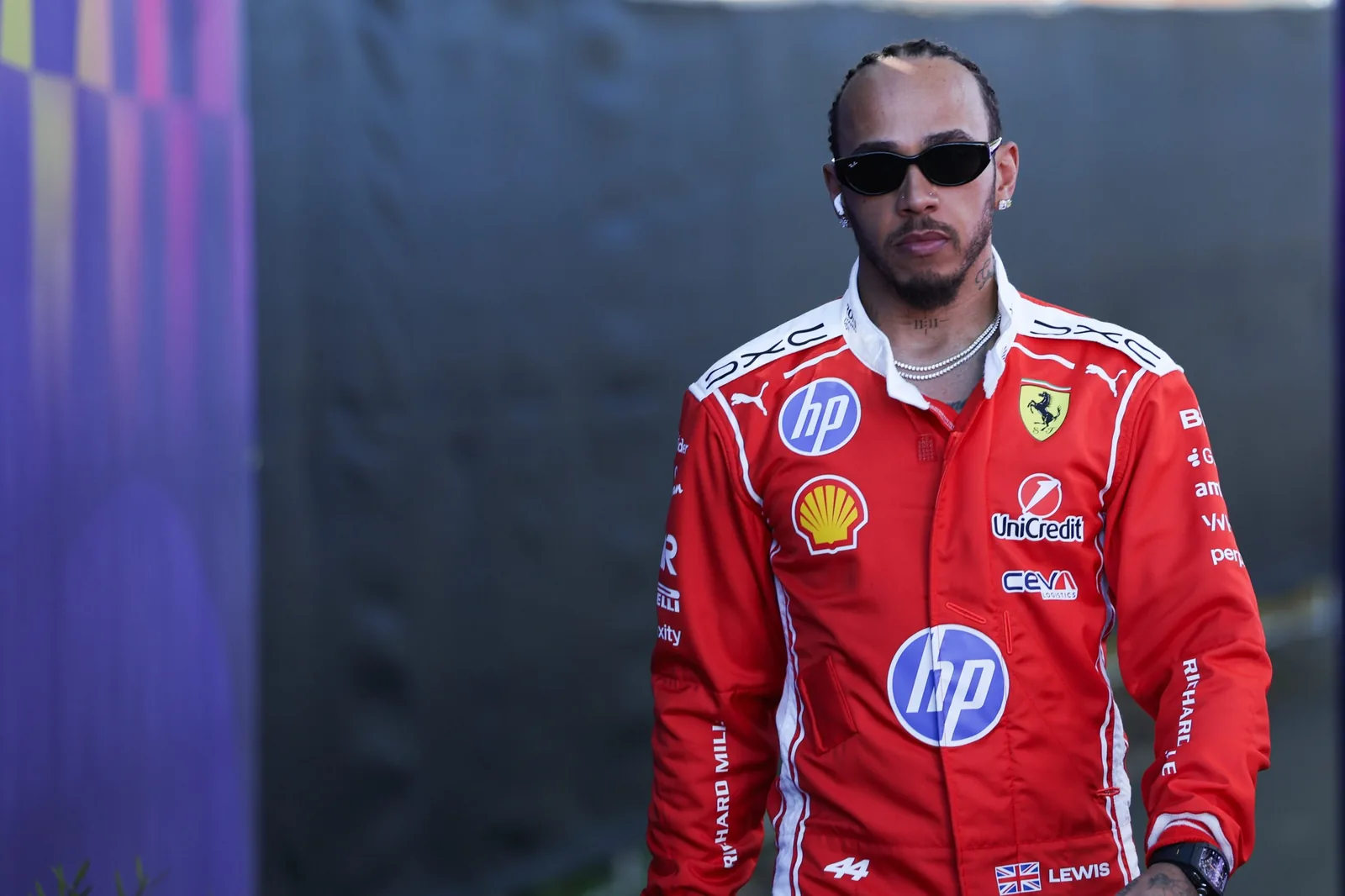 Hamilton sees almost one second difference with Mercedes: ‘They have done a good job’