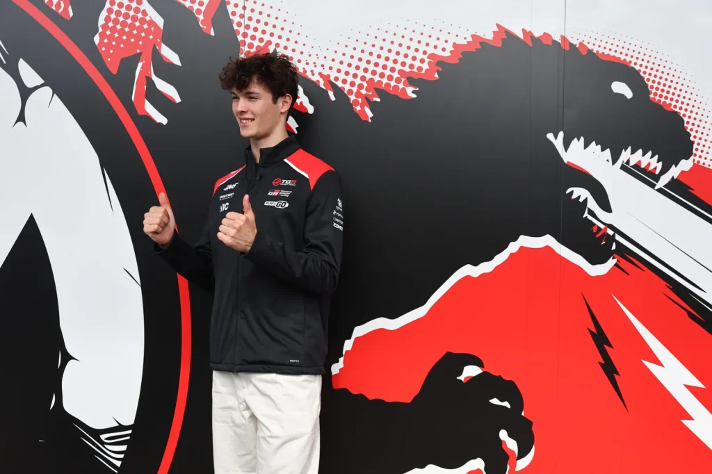 PHOTO SERIES | Impressive costumes and already a race between Ocon and Antonelli at Suzuka