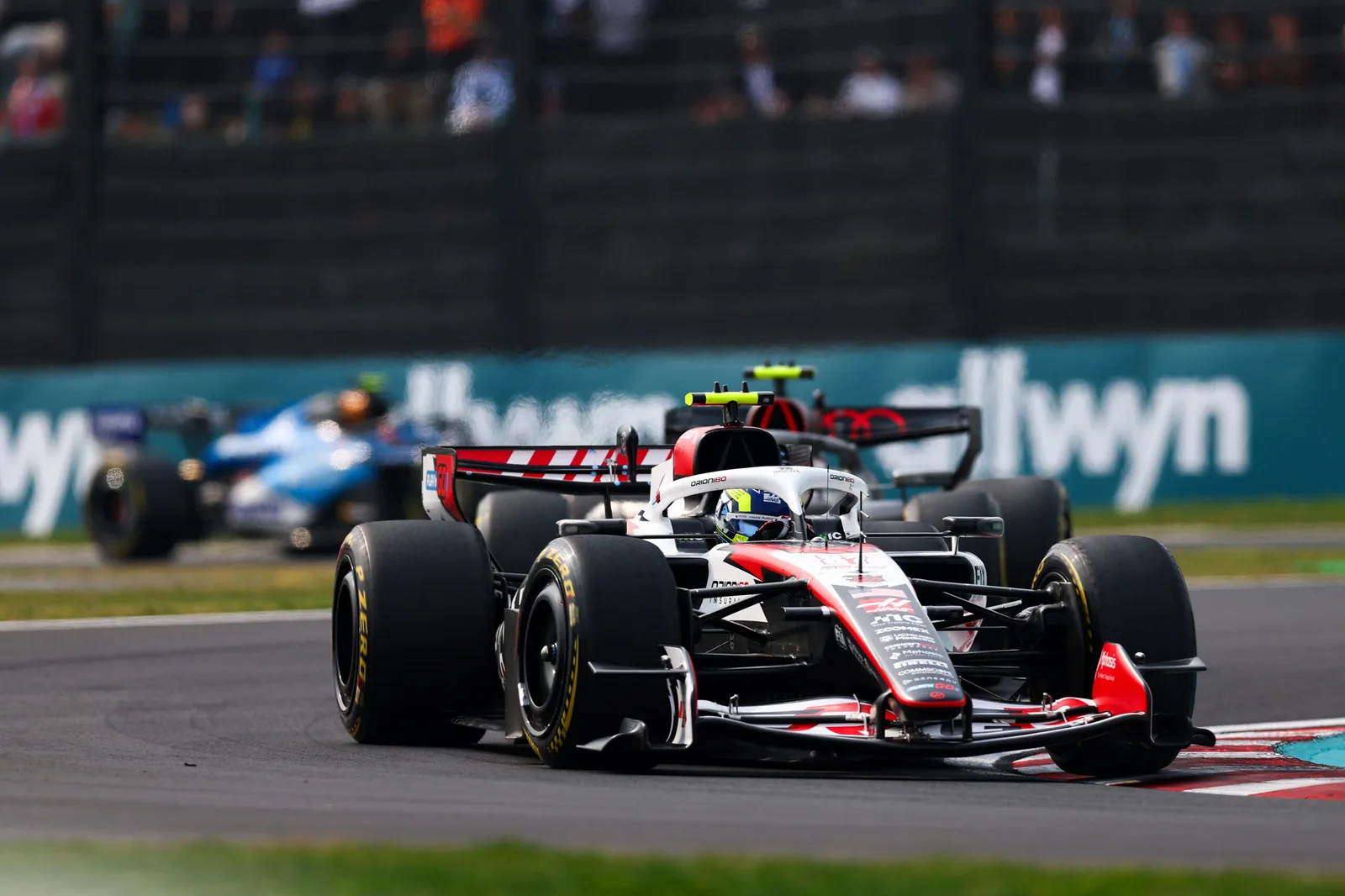 VIDEO: Heavy crash for Bearman at Suzuka, first safety car period is a fact