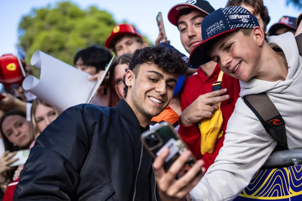 PHOTO SERIES | Ferrari’s LEGO helmets and Bottas’ mullet steal the show in Melbourne