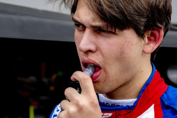 Laurens van Hoepen crashes from F2 pole in Canada, hits Wall of Champions