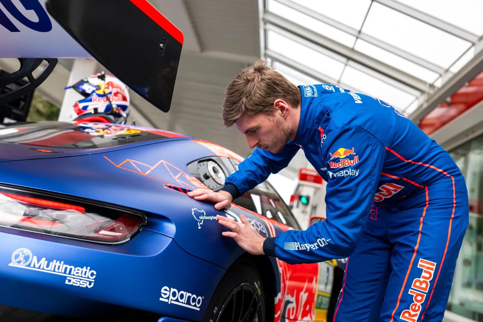 Tom Coronel: ‘Racehart Max Verstappen goes completely into the bounce zone at the Nürburgring’