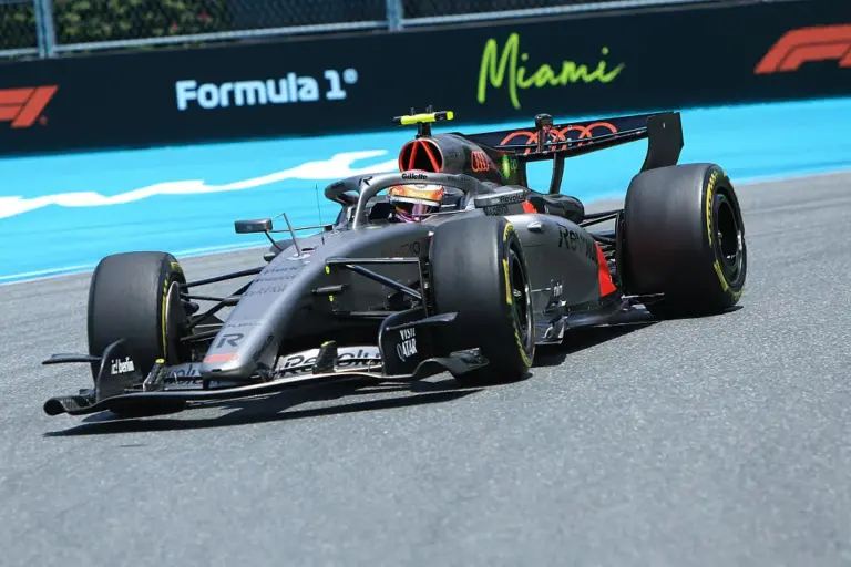 Gabriel Bortoleto disqualified from Miami sprint race