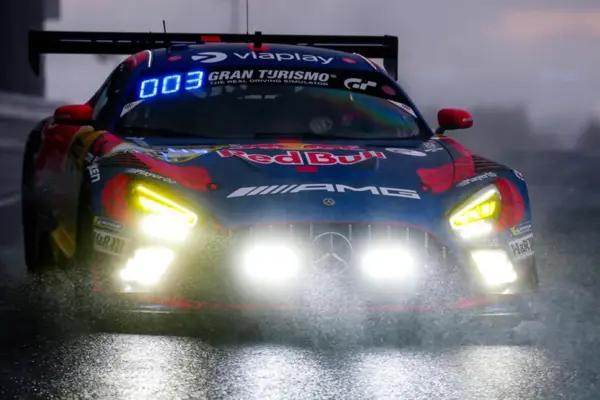 Verstappen ends first day, defies the darkness on soaking wet Nürburgring