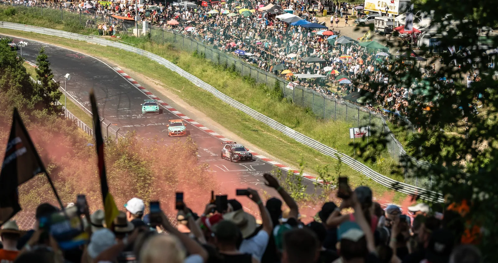 Max Mania breaks out at the Nürburgring, organization calls on spectators
