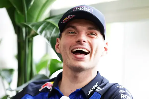 VIDEO: Max Verstappen surprises fans in Miami: ‘Or do you just ask me?’