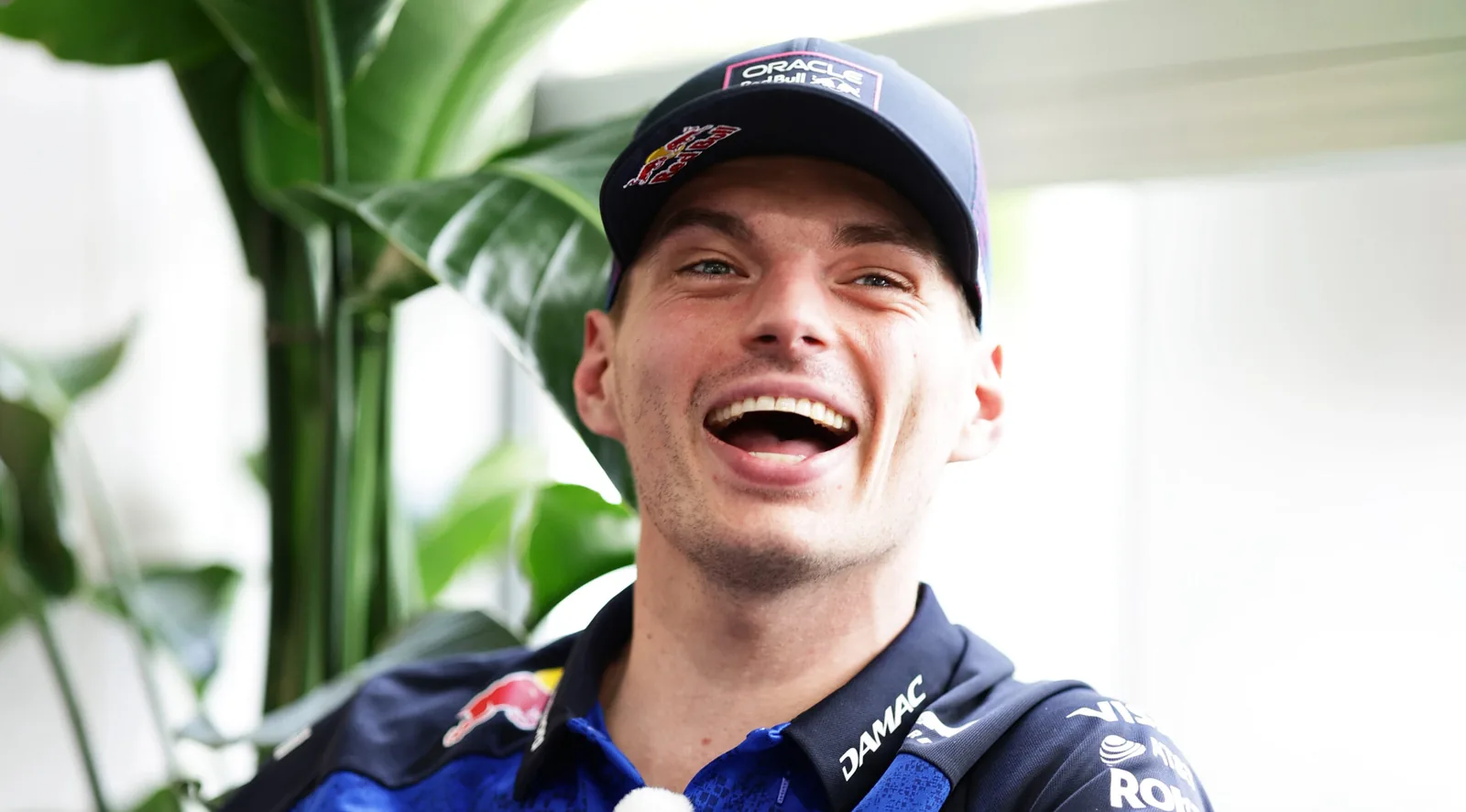 VIDEO: Max Verstappen surprises fans in Miami: ‘Or do you just ask me?’