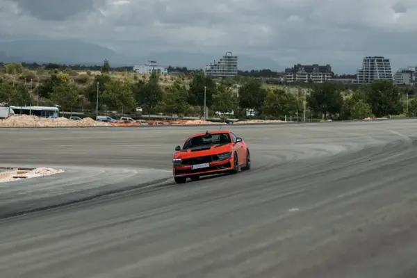VIDEO: Carlos Sainz already drives first laps on brand new F1 circuit Madring