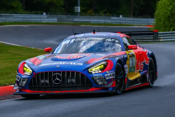 VIDEO: Verstappen races to the lead, sets Nürburgring alight with first stint