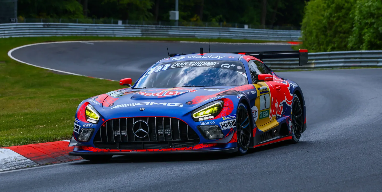 VIDEO: Verstappen races to the lead, sets Nürburgring alight with first stint