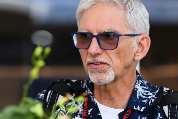 Damon Hill criticizes Verstappen after duel with Albon: ‘He does that himself too’