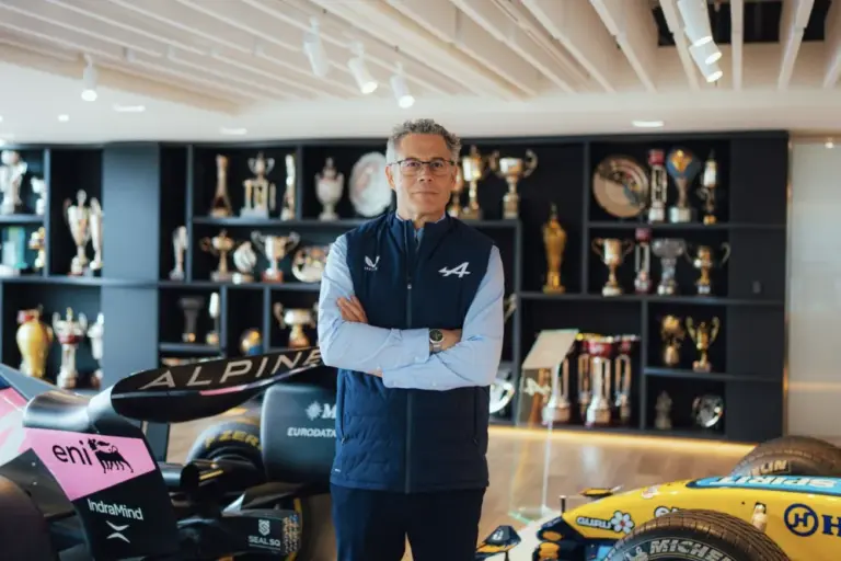 Former FIA chief Somerville joins Alpine: ‘Back in Enstone again’