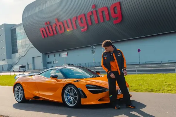 VIDEO: Lando Norris defies the Nürburgring: ‘How many cars are driving here?’