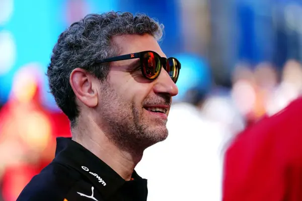 Stella responds with a wink to Verstappen rumors: ‘Then we need a third car’