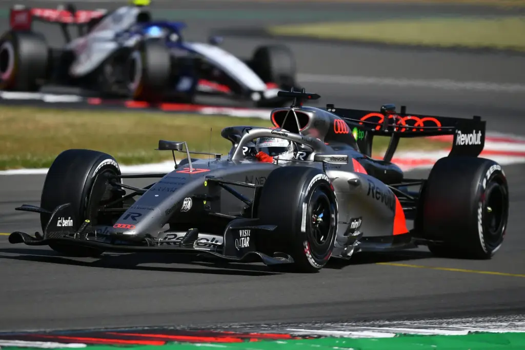 Striking call to McLaren: ‘Grow up and build your own F1 engine’
