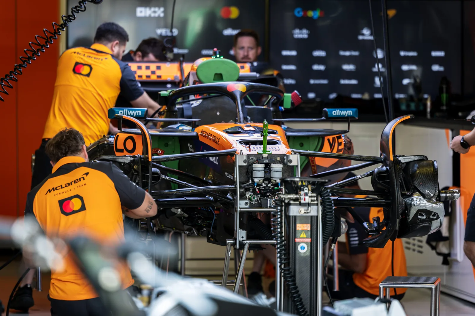 Striking call to McLaren: ‘Grow up and build your own F1 engine’