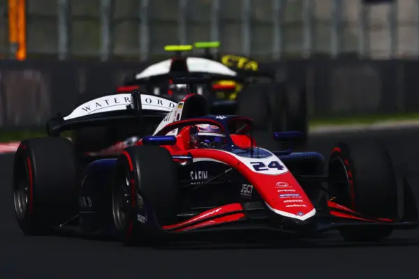 Laurens van Hoepen narrowly misses the podium in Hungary, Noel León wins F2 main race