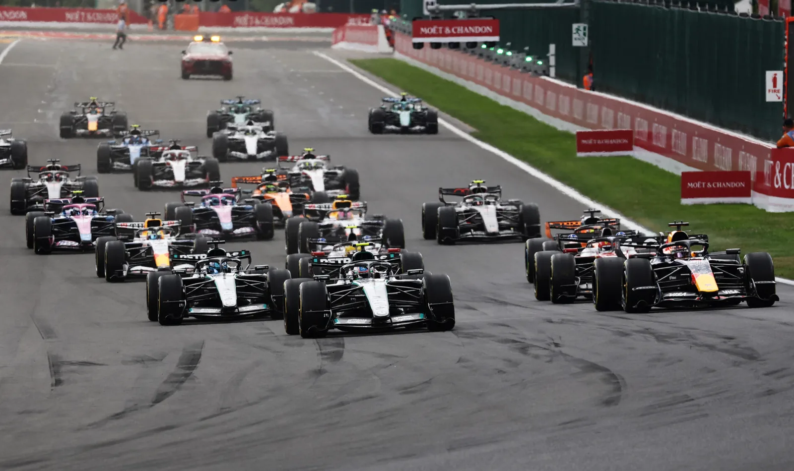 VIDEO: Lightning start for Max Verstappen in GP Belgium