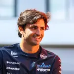 Official: Carlos Sainz stays with Williams, signs multi-year contract