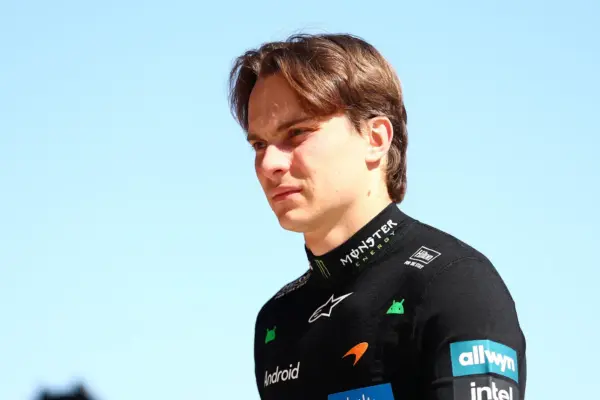 Andrea Stella finds a peculiar problem with Oscar Piastri: ‘He drives and thinks’
