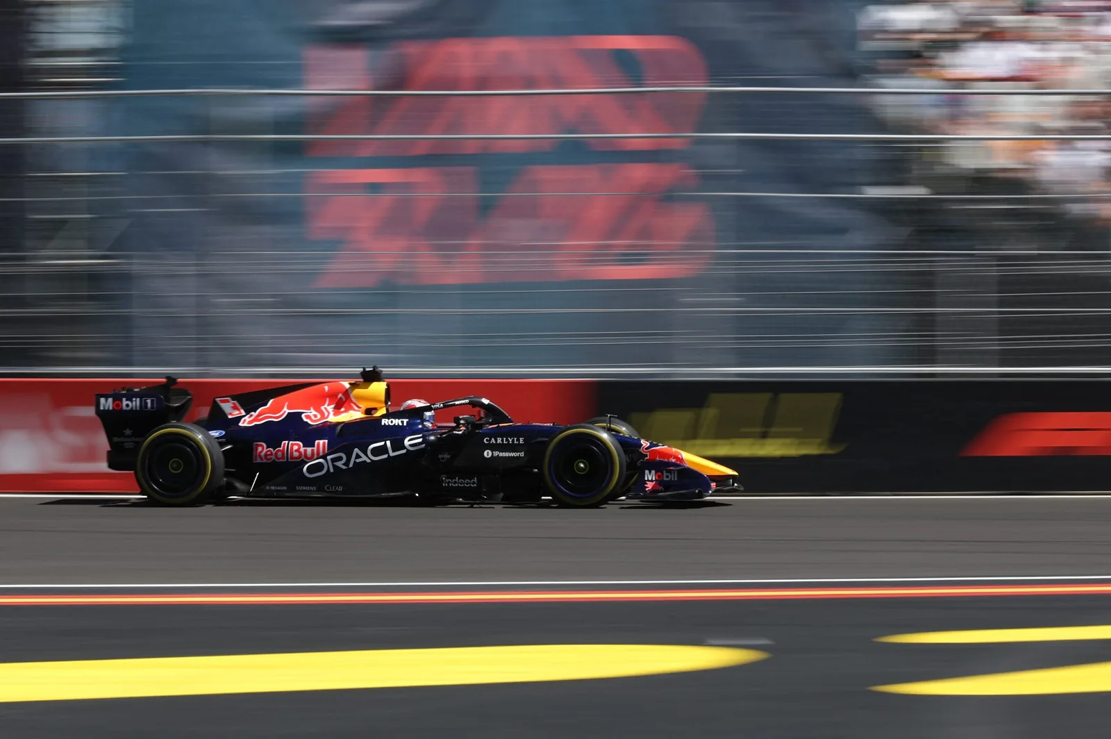 VT2 GP Spain: Kimi Antonelli fast in Madrid after Lindblad crash, Max Verstappen in the upper midfield